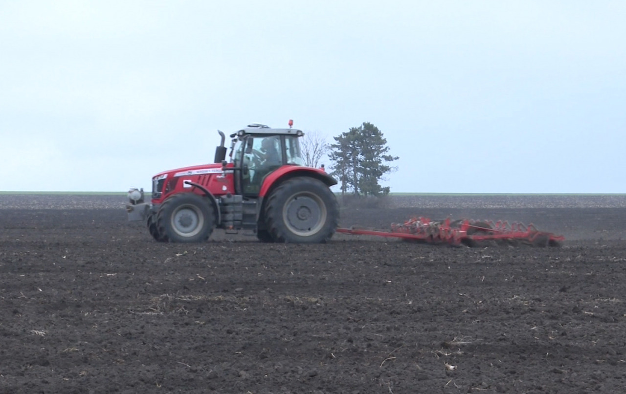 „O zi de primăvară hrănește un an”: Fermierii cer acțiuni imediate de atenuare a scumpirii motorinei