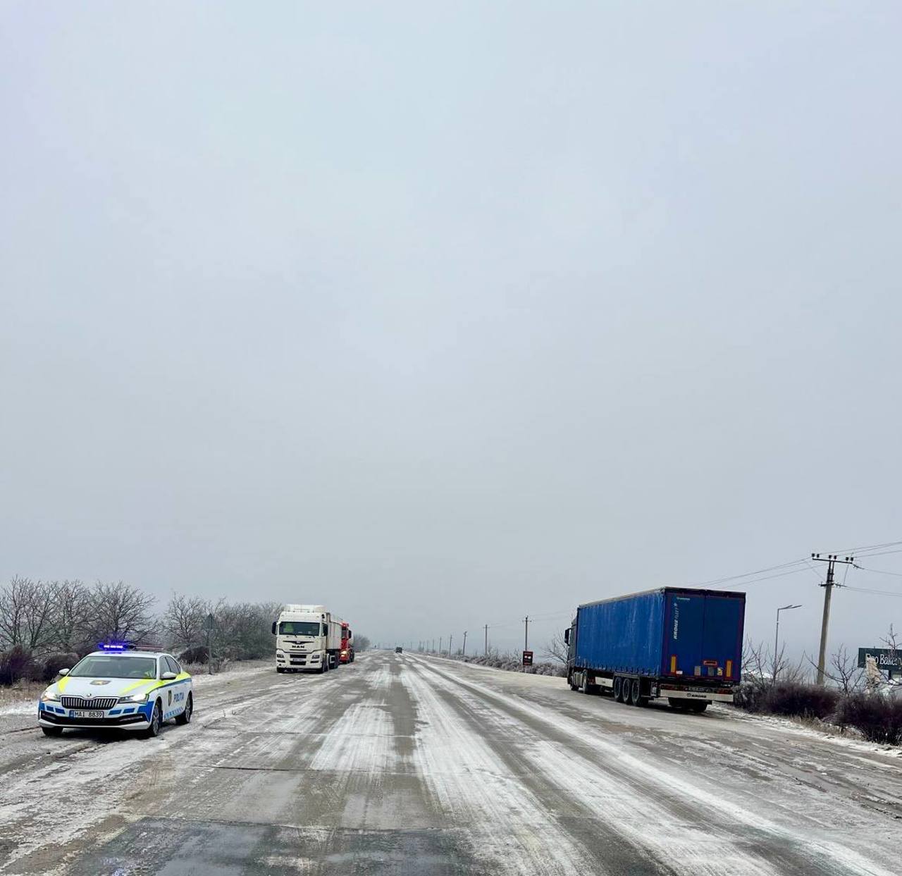 GHEȚUȘ | Drumuri alunecoase și trafic restricționat pentru camioane și autobuze