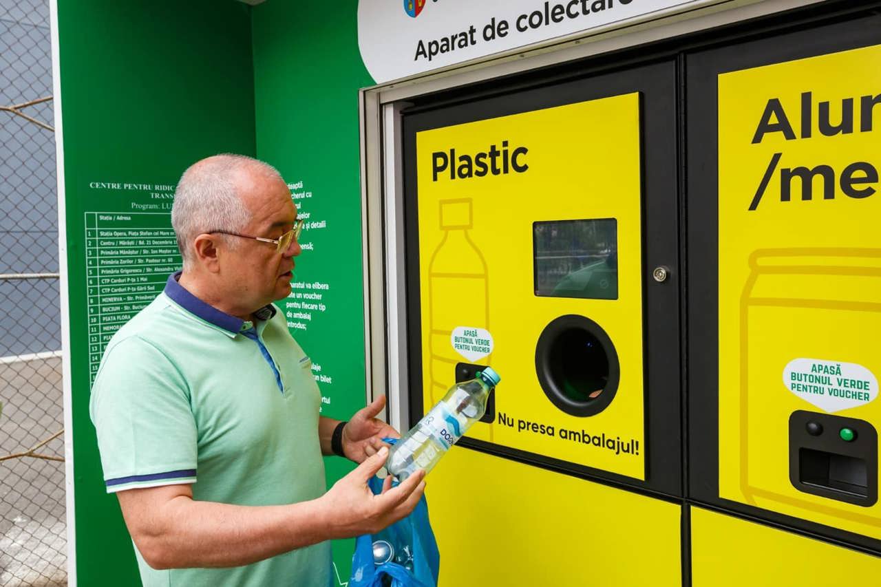 European recycling system comes to Moldova: Cash for returned beverage packaging