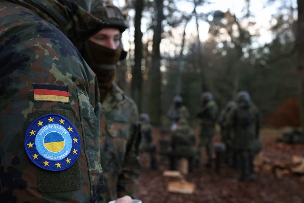 Corespondență Dan Alexe // Summit militar la Bruxelles: UE lansează procesul de reînarmare