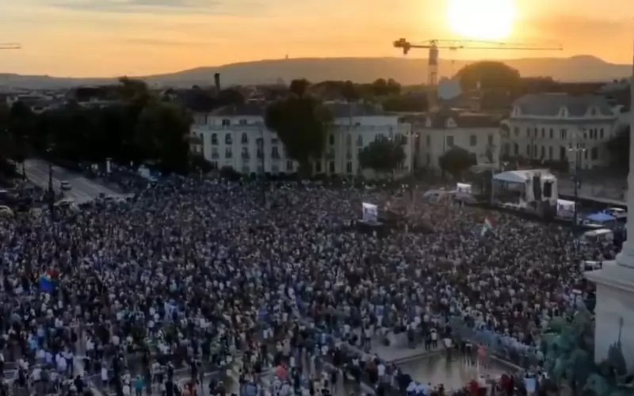 Proteste masive în Ungaria: zeci de mii de unguri au ieșit în stradă împotriva premierului Viktor Orban