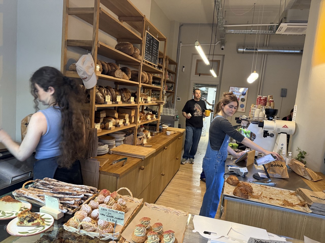 O brutărie artizanală din orașul Bruxelles păstrează savoarea cozonacilor copți la Orac, raionul Leova