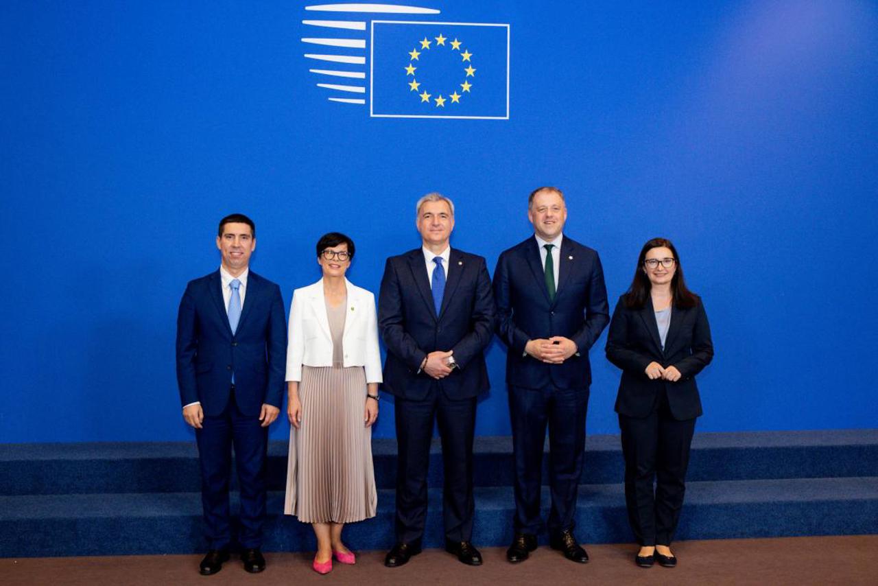 Șapte din 33: R. Moldova a deschis negocierile de aderare la UE pe Clusterul 6 - „Relații externe”