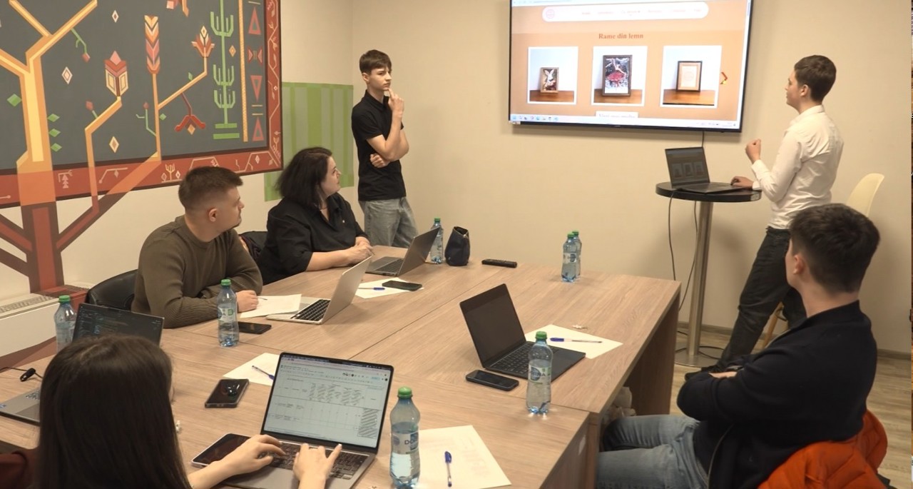 Aproape 300 de elevi pasionați de lumea virtuală au creat site-uri web în cadrul unui concurs