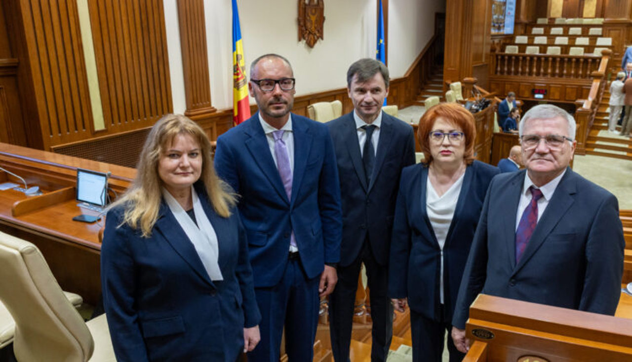 Noua componență a Curții Constituționale: cu ce s-au remarcat cei șase judecători ai Înaltei Curți