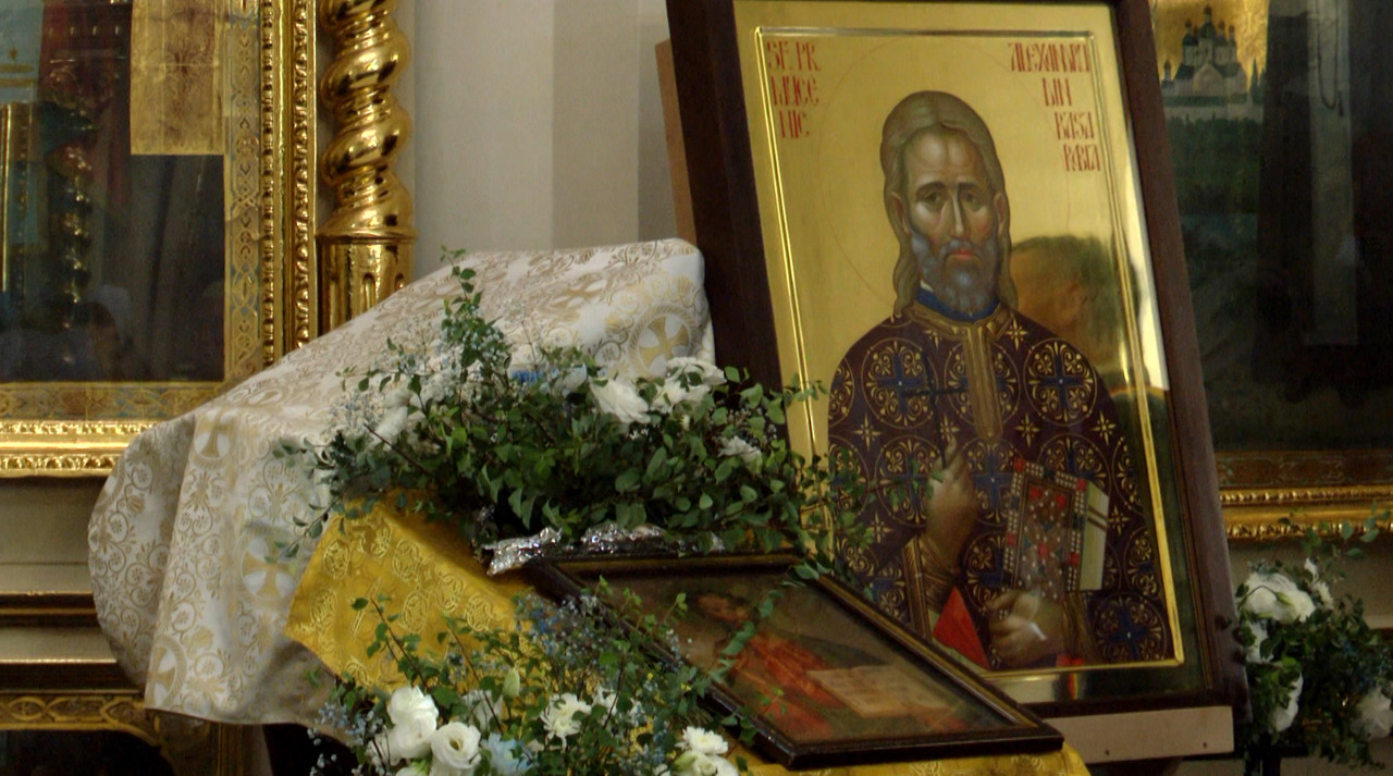 Zeci de enoriași l-au cinstit la Călărași pe Sfântul Preot Mucenic Alexandru din Basarabia