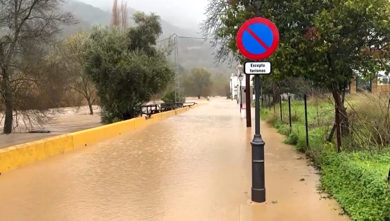 Furtuna Leonardo provoacă inundații extinse în Peninsula Iberică și face victime