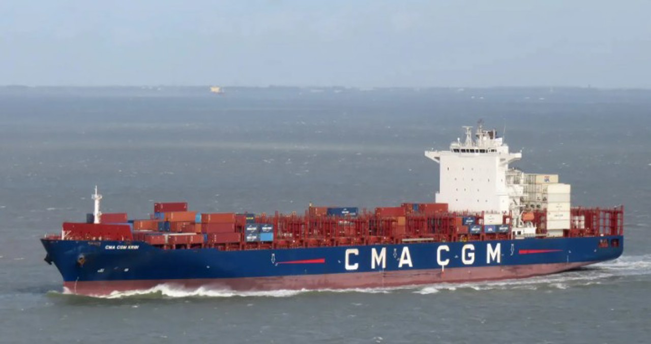 Через Ормузский пролив прошло первое связанное с Европой судно