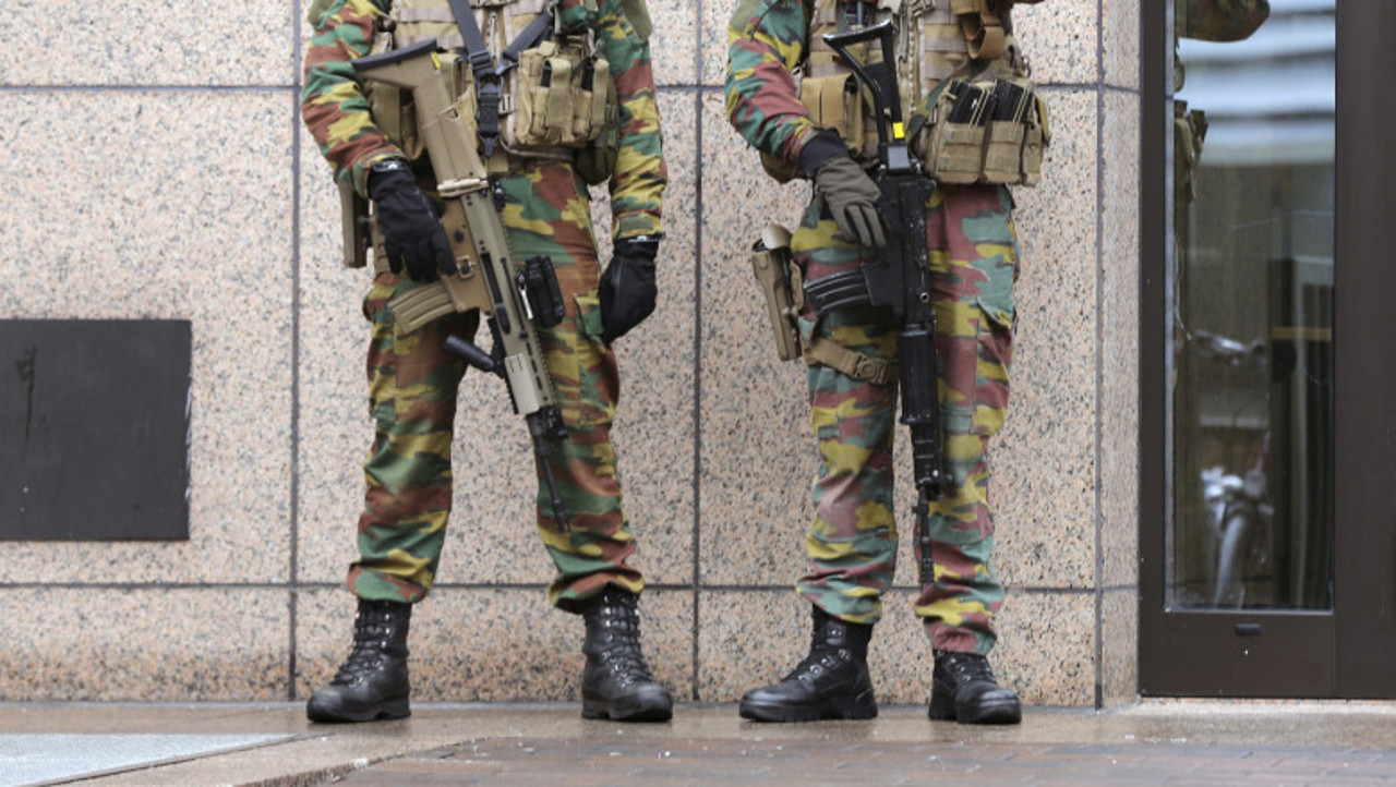 Belgia va desfășura soldați în stațiile de metrou și tren din Bruxelles pentru a combate traficul de droguri și a spori siguranța