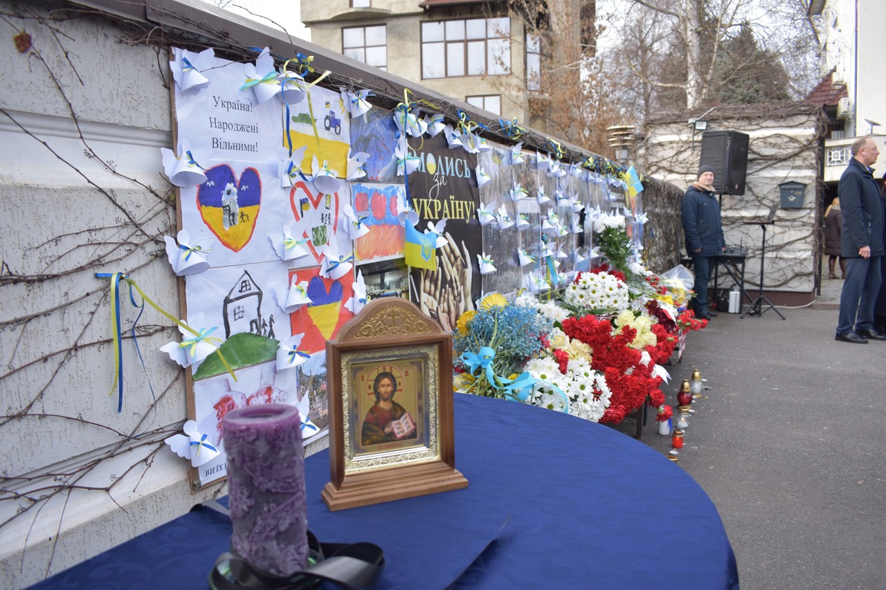 Год с начала войны // В посольстве Украины в Кишинёве состоялось торжественное мероприятие