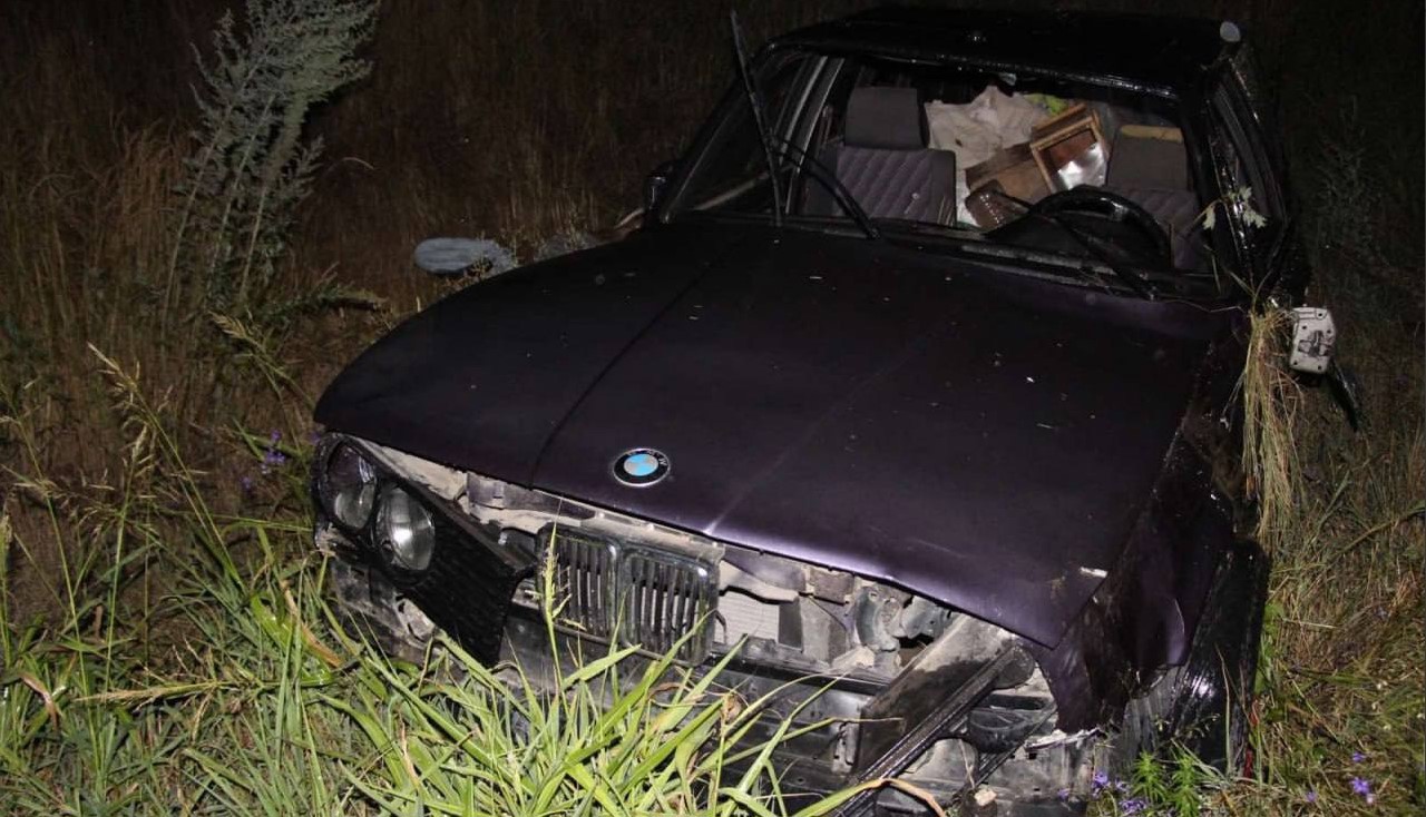 Un bărbat a decedat după ce a derapat cu mașina într-un șanț