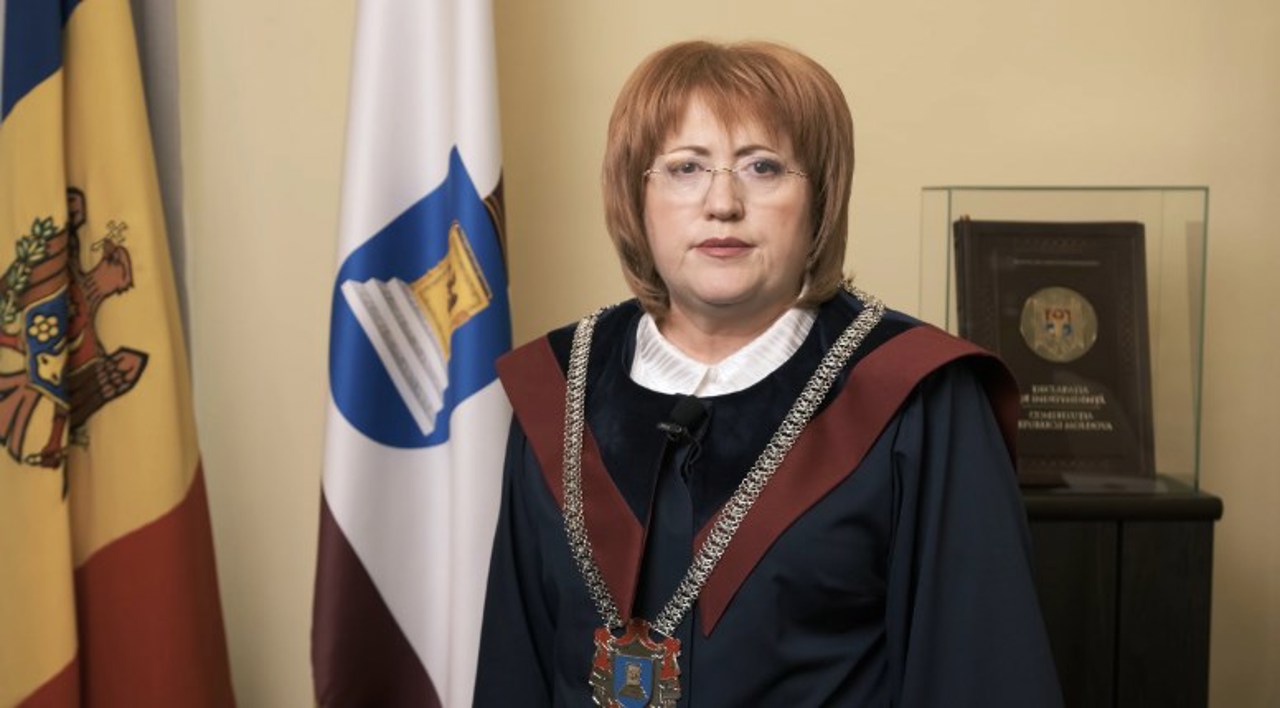 Эксперт: Окончательную сумму ущерба, которую должна получить Домника Маноле, могли бы выплатить те, кто вёл дело