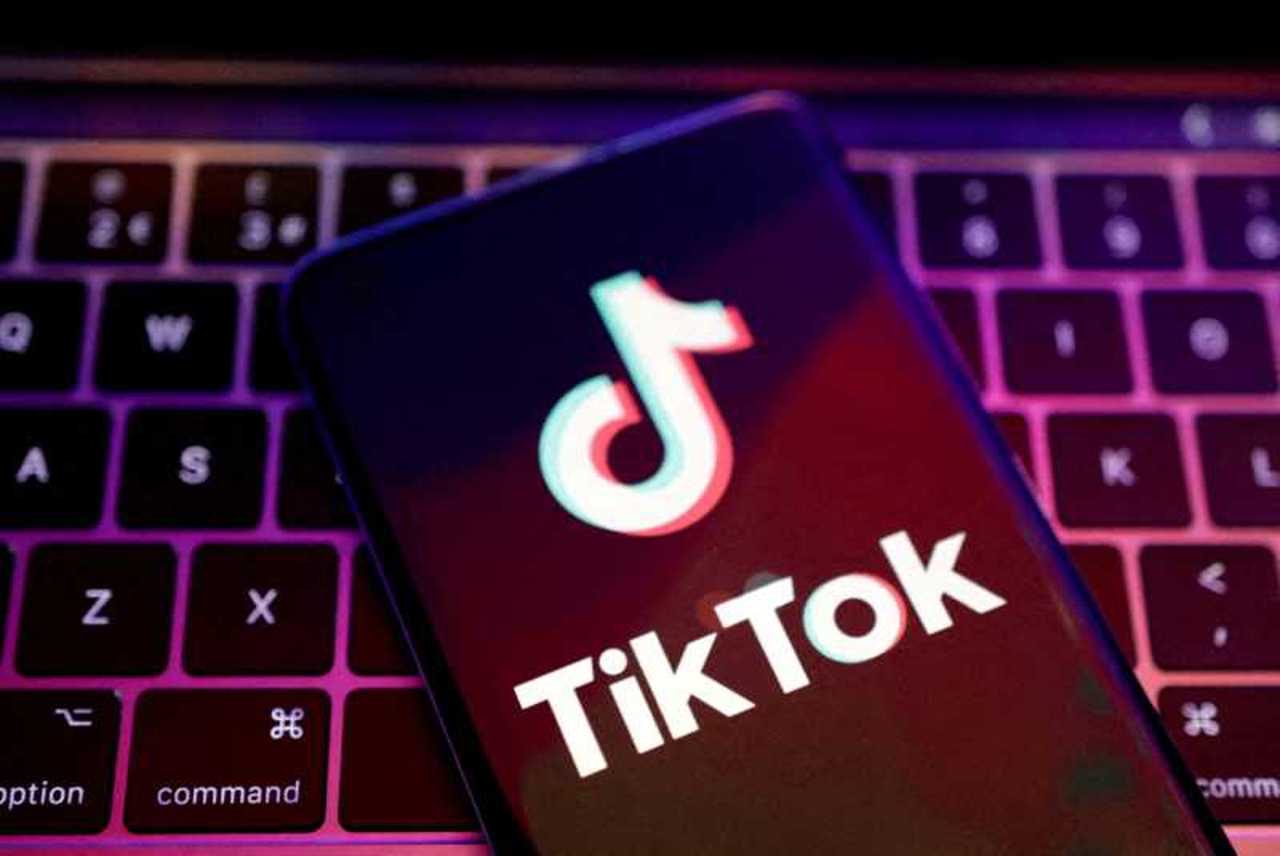 Un bărbat din Briceni, localizat de polițiști după ce și-a amenințat soția într-un live: Sesizarea a venit direct de la TikTok