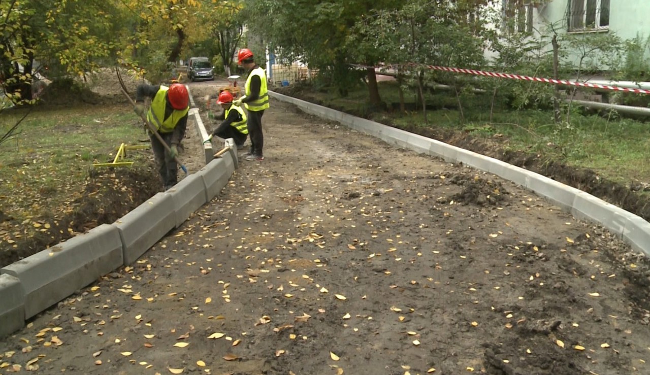 Reparații în 39 de curți din Chișinău în cadrul Programului „Curtea Europeană”: localnicii sunt încurajați să raporteze neconformitățile 