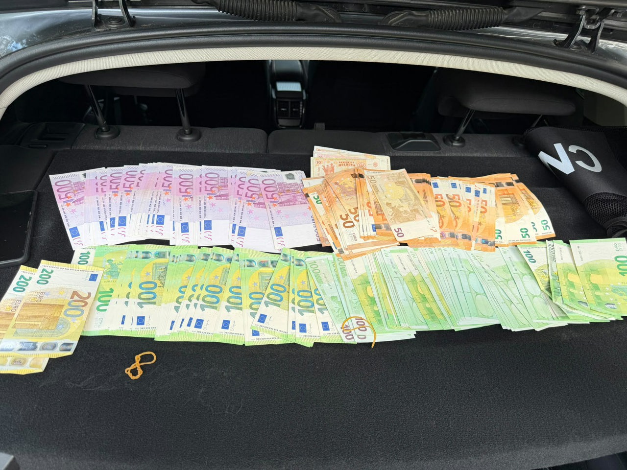 Dosar de abuz în serviciu la Moldatsa: Trei angajați din conducere, reținuți pentru 72 de ore