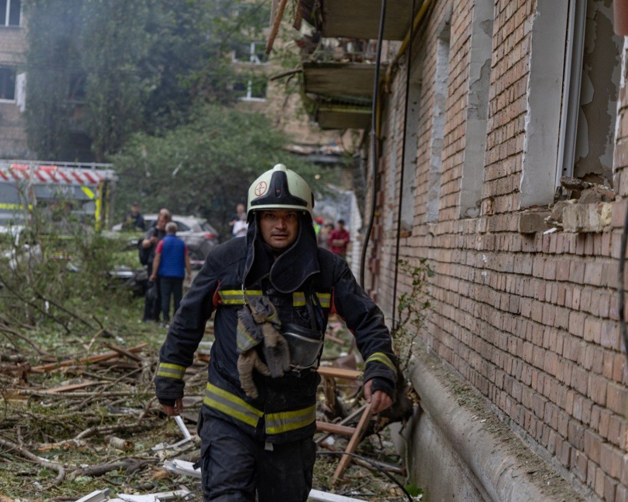 „Rușii au lovit când oamenii dormeau”. Atac cu drone în Sumî: o persoană ucisă și trei salvate din ruine