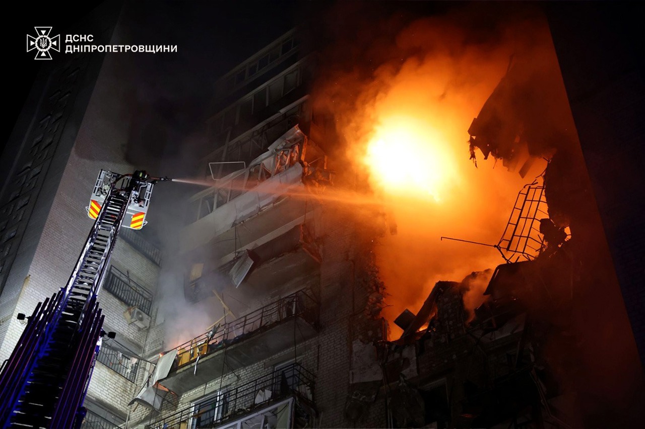Explozii și incendii la Dnipro: Bilanț tragic după atacul din timpul nopții