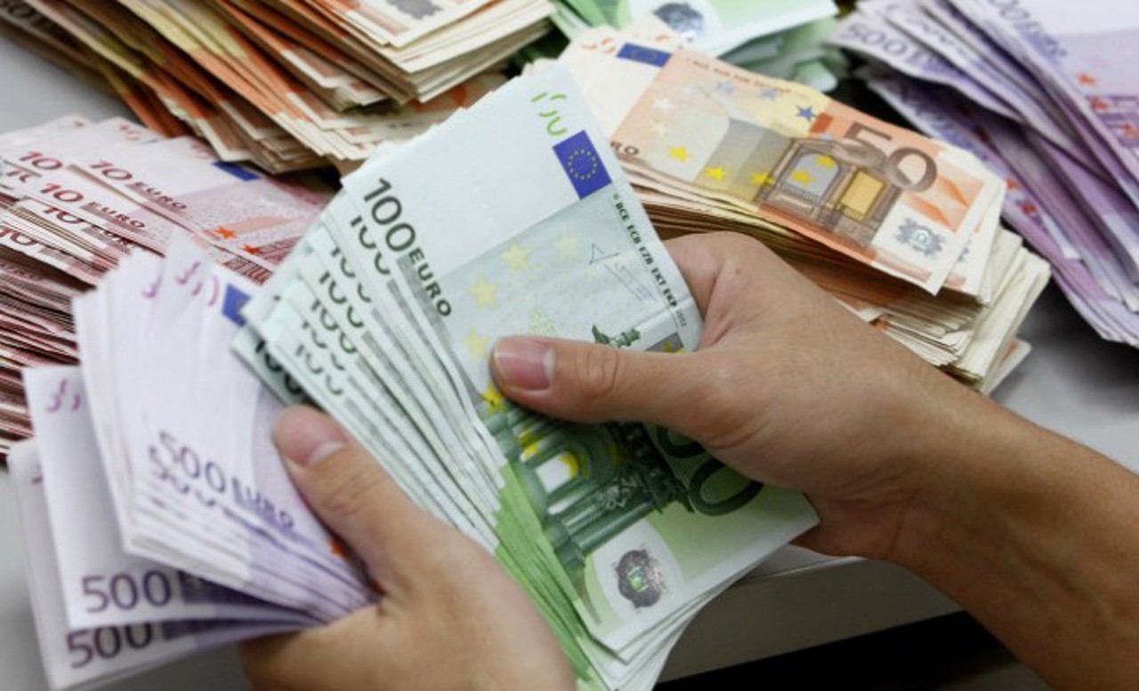 Schimbări majore pe piața valutară: Plafonul pentru operațiuni fără notificarea BNM crește de la 10.000 la 100.000 de euro