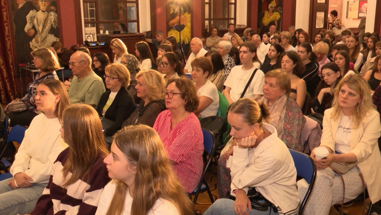 Reuniunea Teatrelor Naționale Românești: Cel mai recent roman al Tatianei Țîbuleac, audiat în premieră 