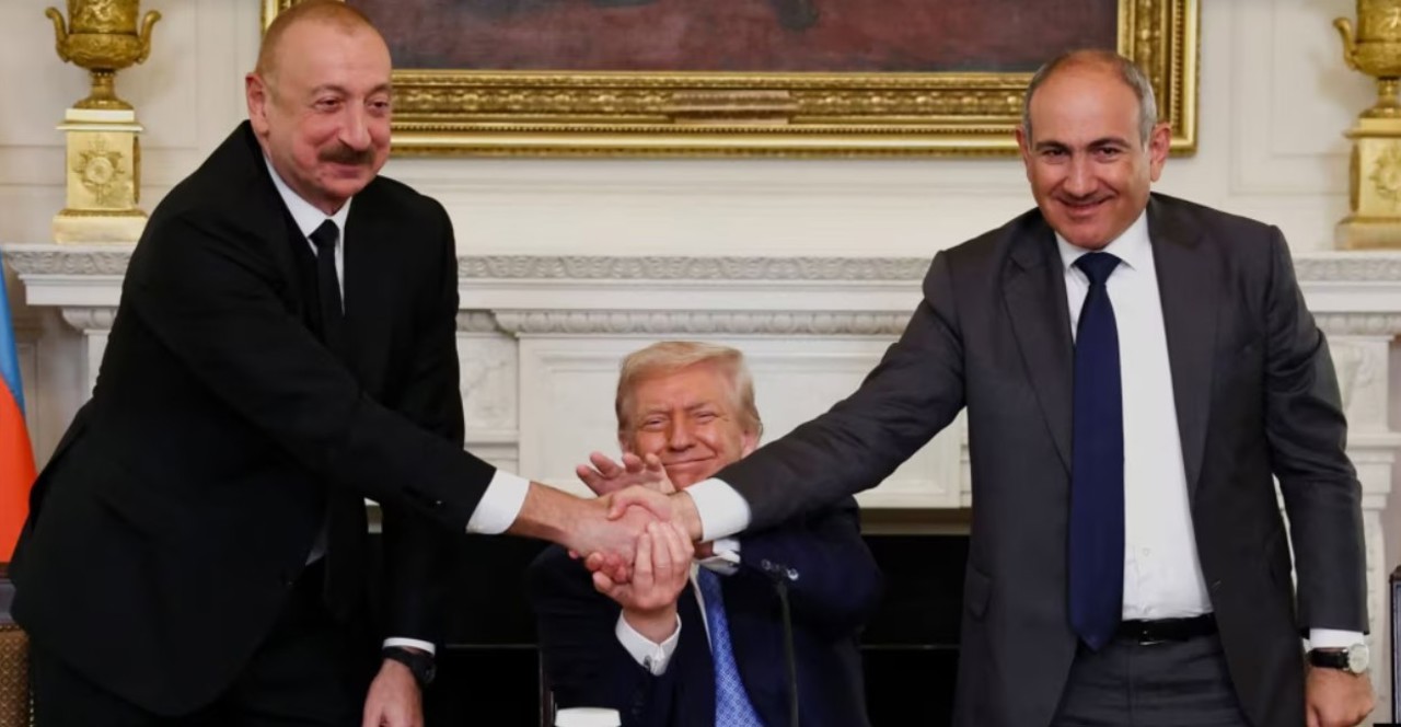Пашинян и Алиев при участии Трампа подписали декларацию о мирных отношениях