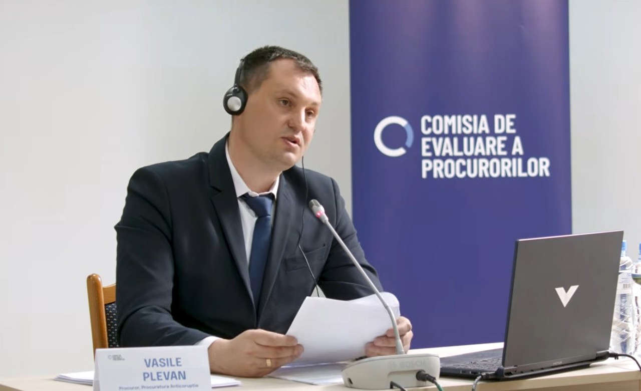 Two anti-corruption prosecutors pass integrity test; Vasile Plevan fails vetting