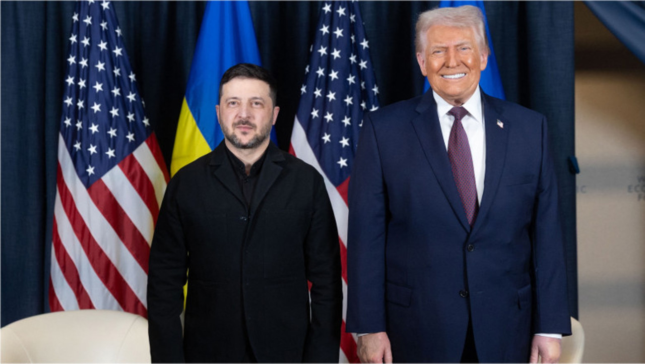Zelenski refuză negocierile la Moscova și îi răspunde cu sarcasm lui Trump: „Sunt multe drone ucrainene acolo”