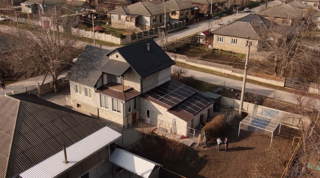 Investiție în energie verde: Cum a ajuns o gospodărie din Glodeni să nu mai plătească electricitatea