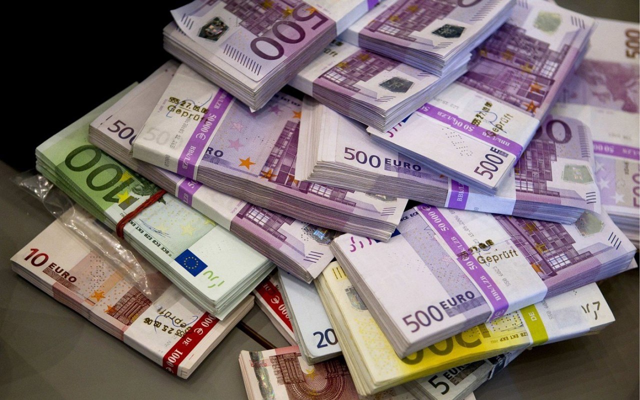Analiză: Dobânzile mai mici și veniturile în creștere au determinat explozia creditării populației 