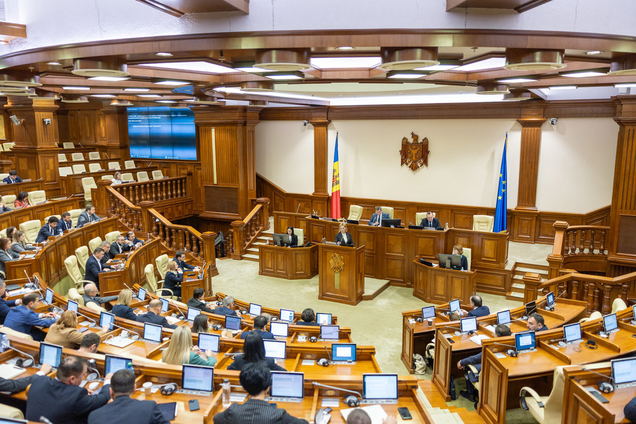  Rusia și Belarus, excluse din lista grupurilor de prietenie aprobate de Parlament: „Renunțăm la ele cât durează războiul sângeros din Ucraina”