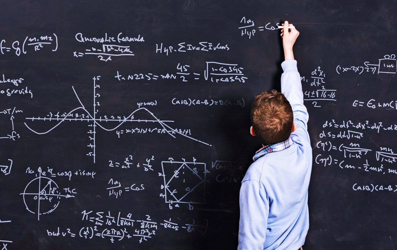 Более 200 школьников участвуют в Республиканской олимпиаде по математике