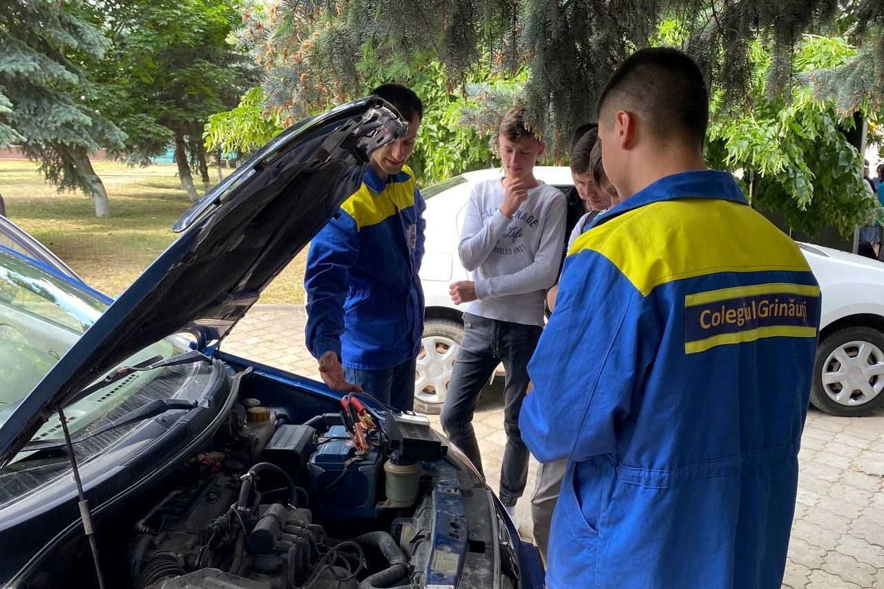 Învățământul dual, puntea dintre școală și angajator în Republica Moldova