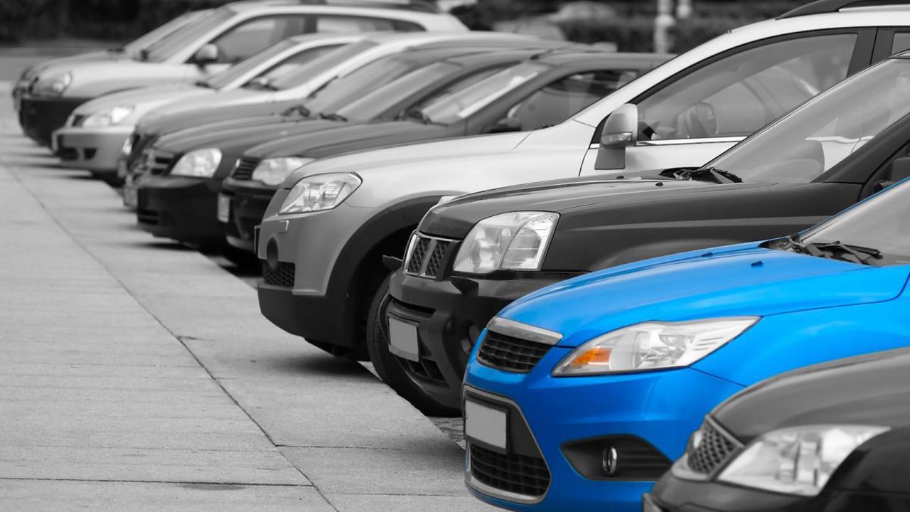 Regulamentul parcărilor în Chișinău, pregătit, dar neaplicabil. Un deputat PAS contrazice autoritățile capitalei