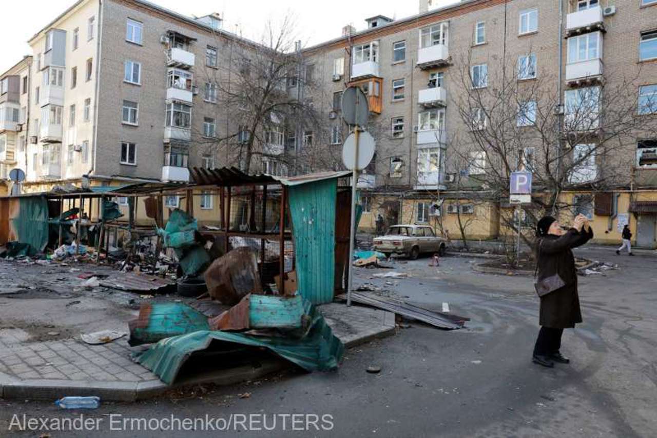 Russian-controlled Donetsk hit by shelling