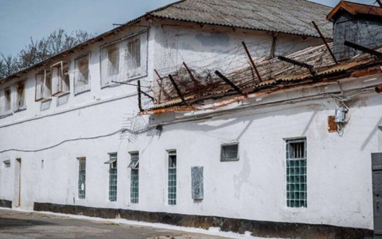 Un polițist, reținut pentru complicitate la evadarea unei deținute din Penitenciarul nr. 13