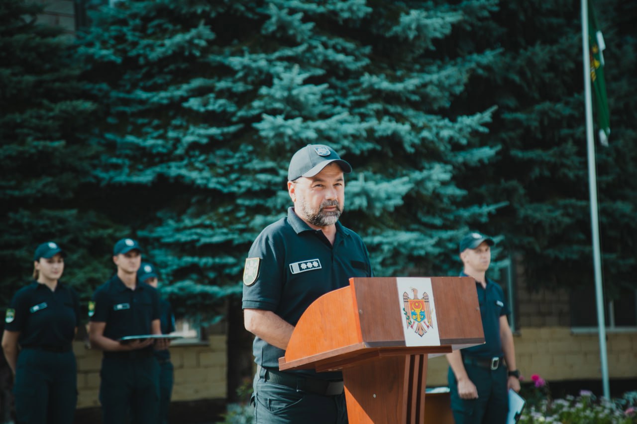 Нападение на аэропорт// Начальник пограничной полиции подозревается в халатном отношении к служебным обязанностям 