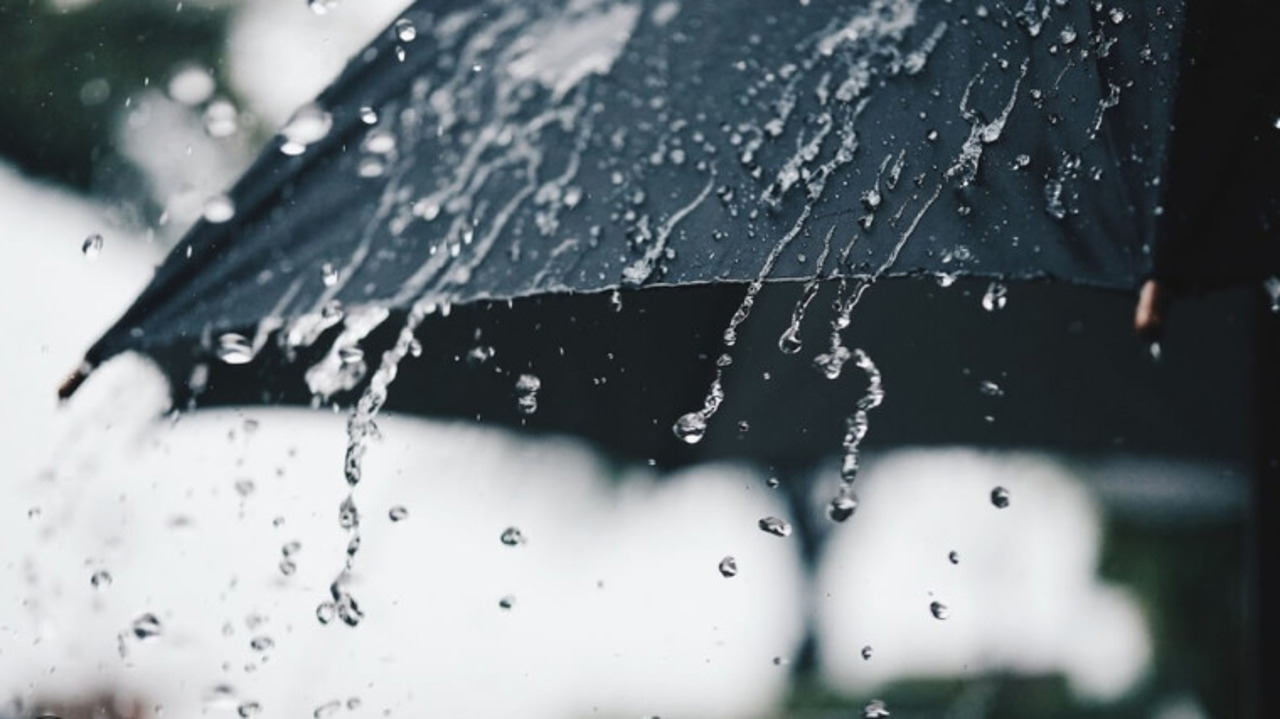 Avertizare meteo: Descărcări electrice, averse și vijelii în noaptea de sâmbătă spre duminică