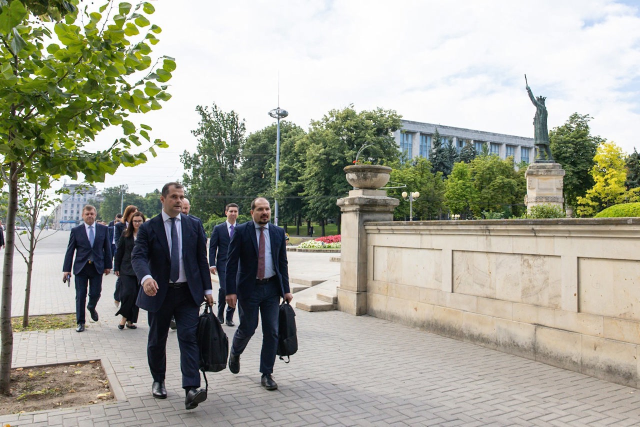 Opoziția, înaintea votului de învestire a Guvernului Tofan: „Pentru program aș vota, pentru această componență – nu”