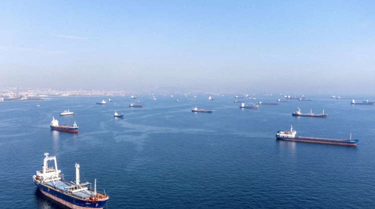 Ukraine announces temporary corridors in the Black Sea for merchant ships