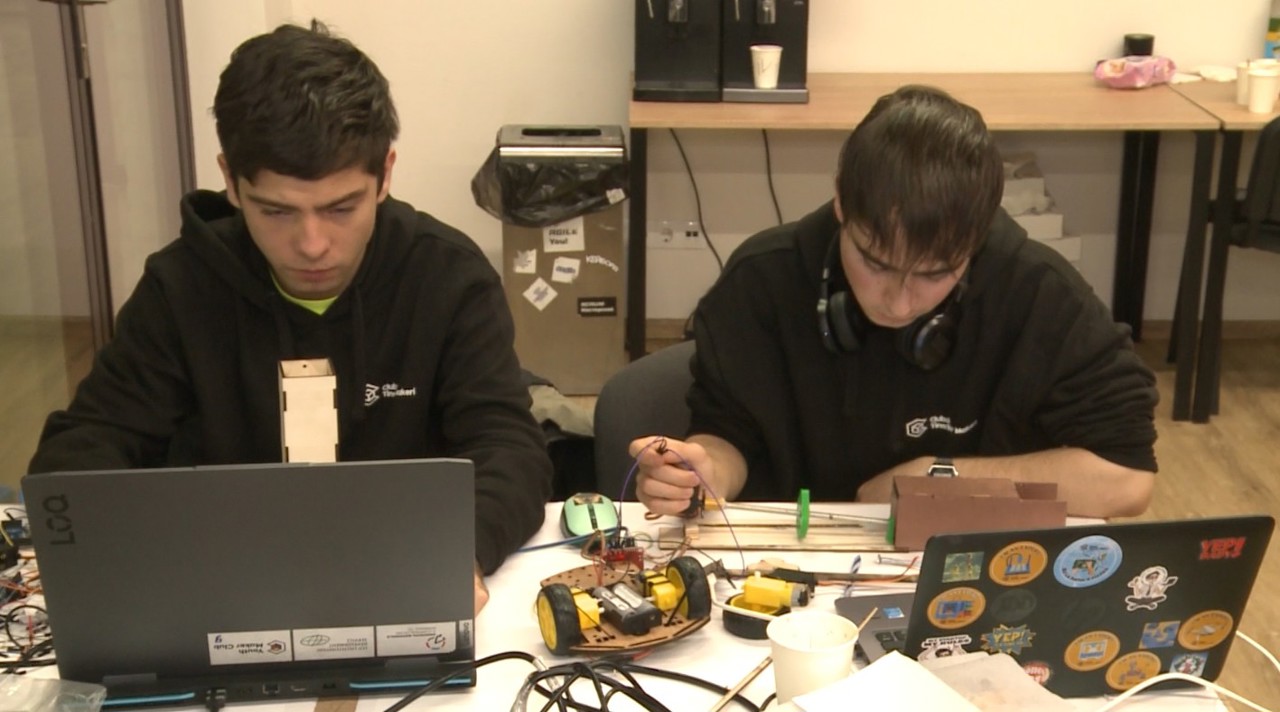 From sleigh to robotics: youth turn “Santa’s car” into a high-tech project