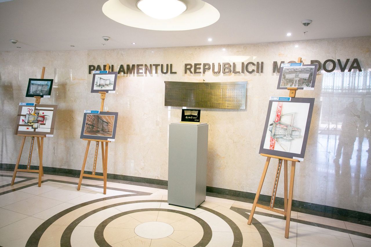 Legislativul găzduiește expoziția de pictură și grafică „Parlamentul în viziunea tinerilor”