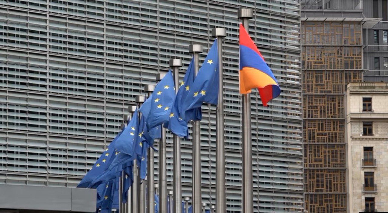 Parlamentul Armeniei a aprobat inițierea procesului de aderare la Uniunea Europeană. Drumul sinuos al Erevanului către Bruxelles