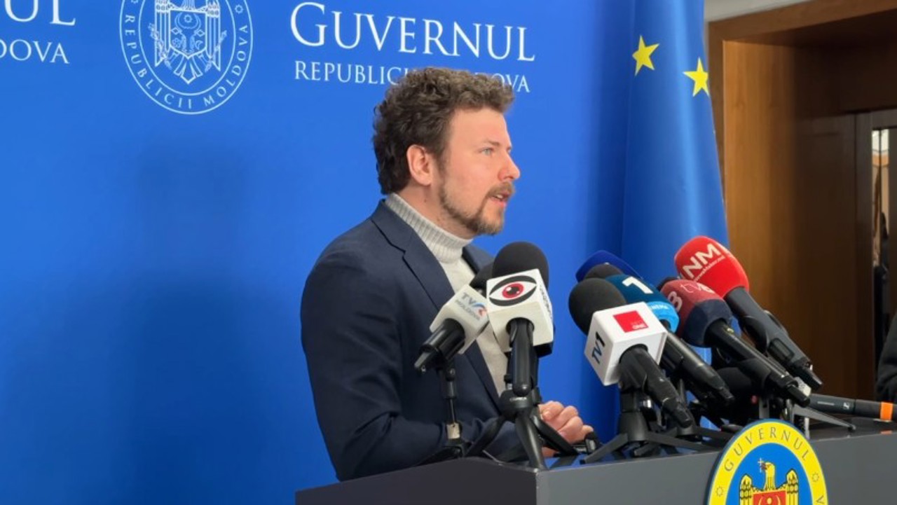 La căminul din capitală unde au fost fotografiați gândaci „au loc verificări și acțiuni de dezinsecție”, anunță ministrul Perciun