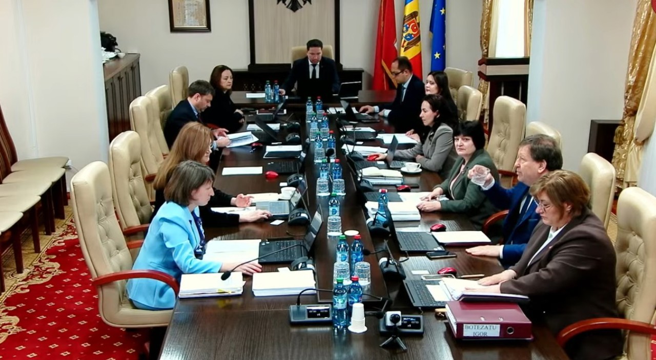 „Extrem de grav”: CSM solicită o investigație „rapidă și eficientă” în cazul judecătoarei Cucerescu, urmărite cu dispozitive GPS pe mașină