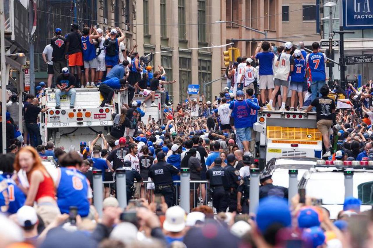 Suporterii lui New York Knicks au celebrat victoria în Liga profesionistă nord-americană de baschet masculin 