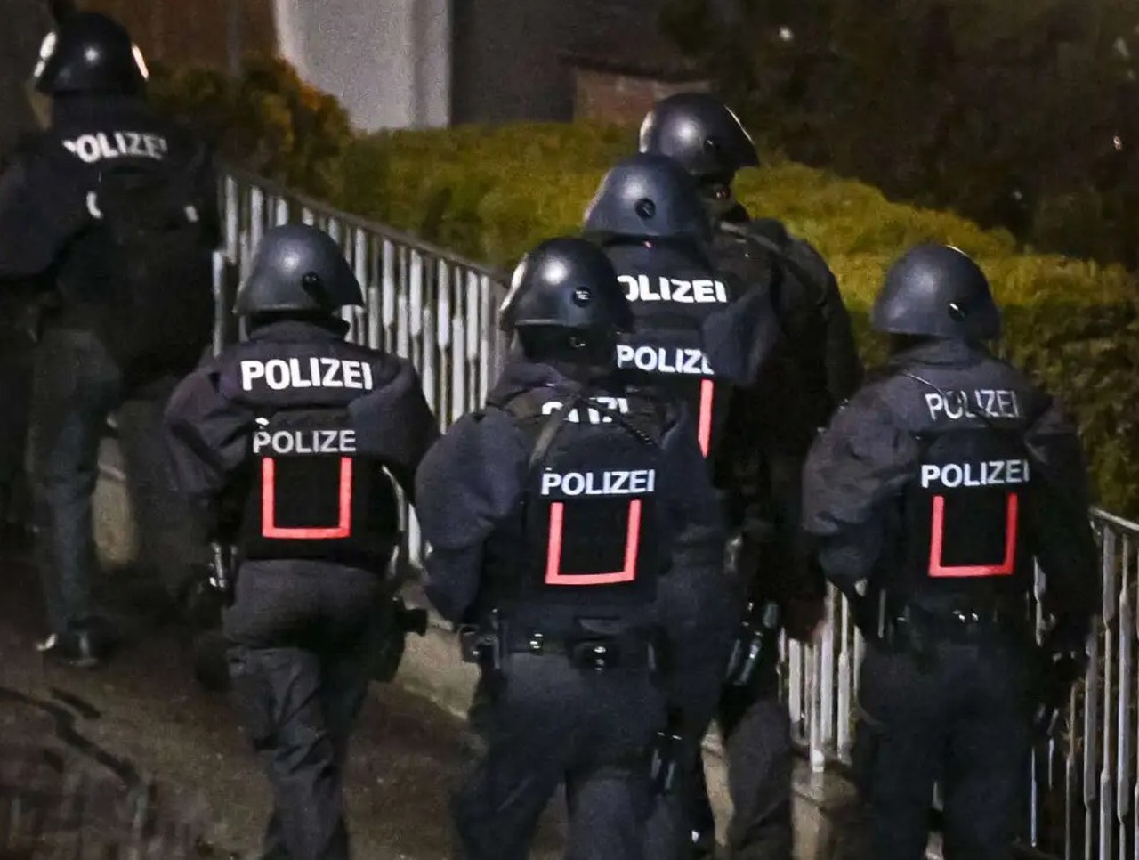Un moldovean cu cetățenie română, arestat în Germania. Plănuia să instaureze un regim național-socialist în România