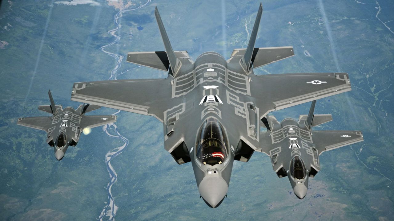 Times: NATO discută dislocarea avioanelor americane F-35 în România