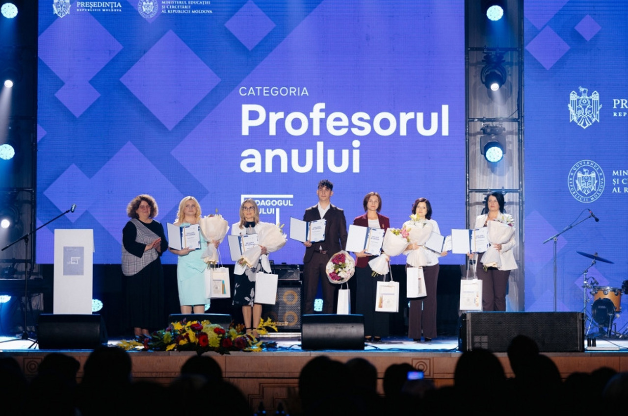 Cei mai buni profesori și educatori din țară, premiați. Cine sunt câștigătorii concursului „Pedagogul anului 2026”