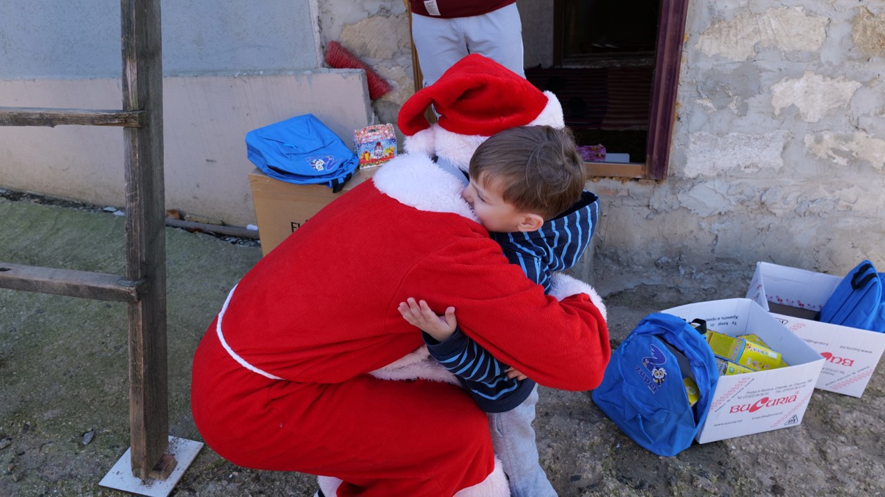 The "Zuper Soul" charity campaign reached Sângera, Dobrogea and Revaca with gifts for children