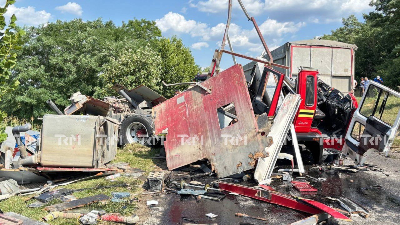 Grav accident în raionul Telenești, cu implicarea unei autospeciale IGSU: doi salvatori au decedat, alte două persoane - rănite