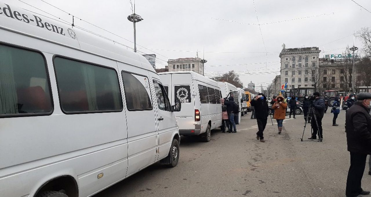 Перевозчики отказались от протестов после того, как их призвали внести свои предложения по изменениям в Кодекс автомобильного транспорта